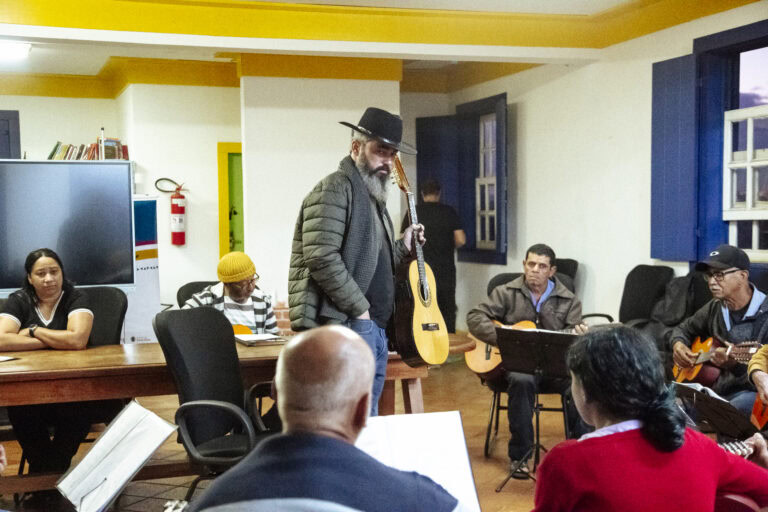 Viola Viva - Geniane Vieira-3407