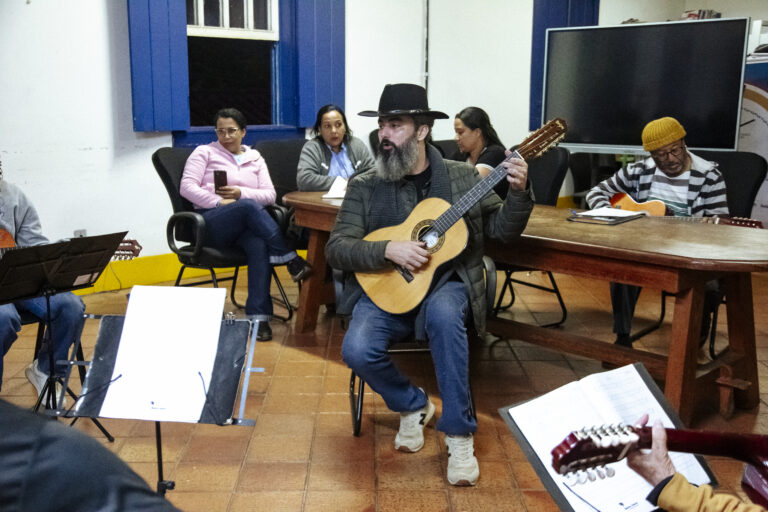 Viola Viva - Geniane Vieira-3408