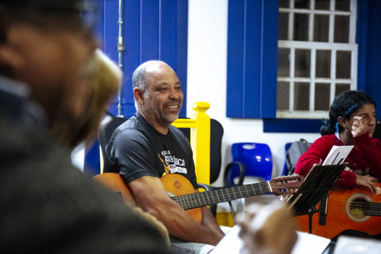 Viola Viva - Geniane Vieira-3461