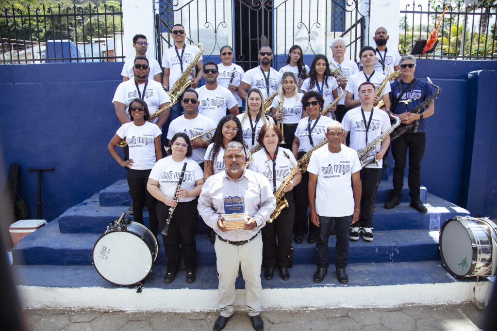 Banda de música de Antônio Dias durante o encontro cultural.