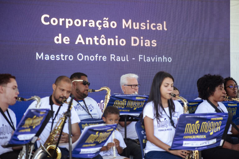 Banda de música de Coronel Fabriciano durante encontro musical.