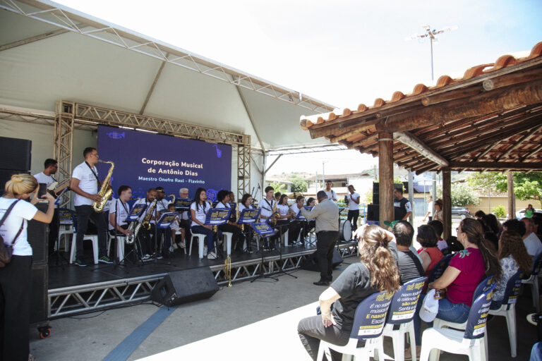 Encontro de Bandas de Música de Coronel Fabriciano com apresentação da Corporação Musical de Antônio.