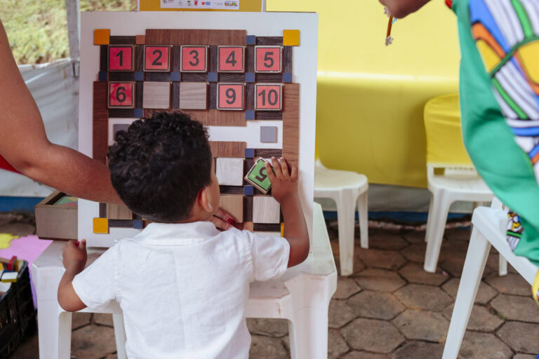 Atividades educativas na Tenda Literária Rio Vermelho.