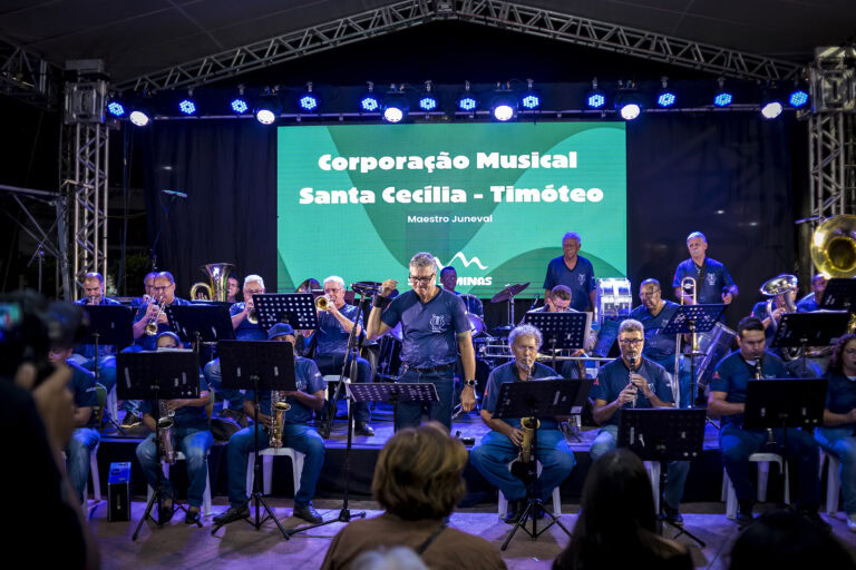 Orquestra Santa Cecília tocando ao vivo no evento Som de Minas.